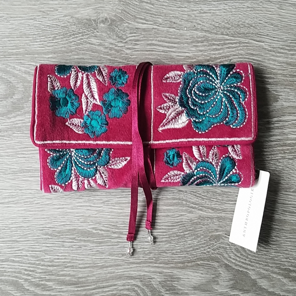 🎉HP🎉NWT Anthropologie Pink/green embroidered bag